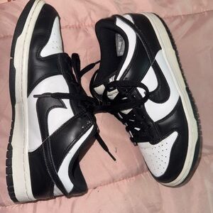 Panda dunks